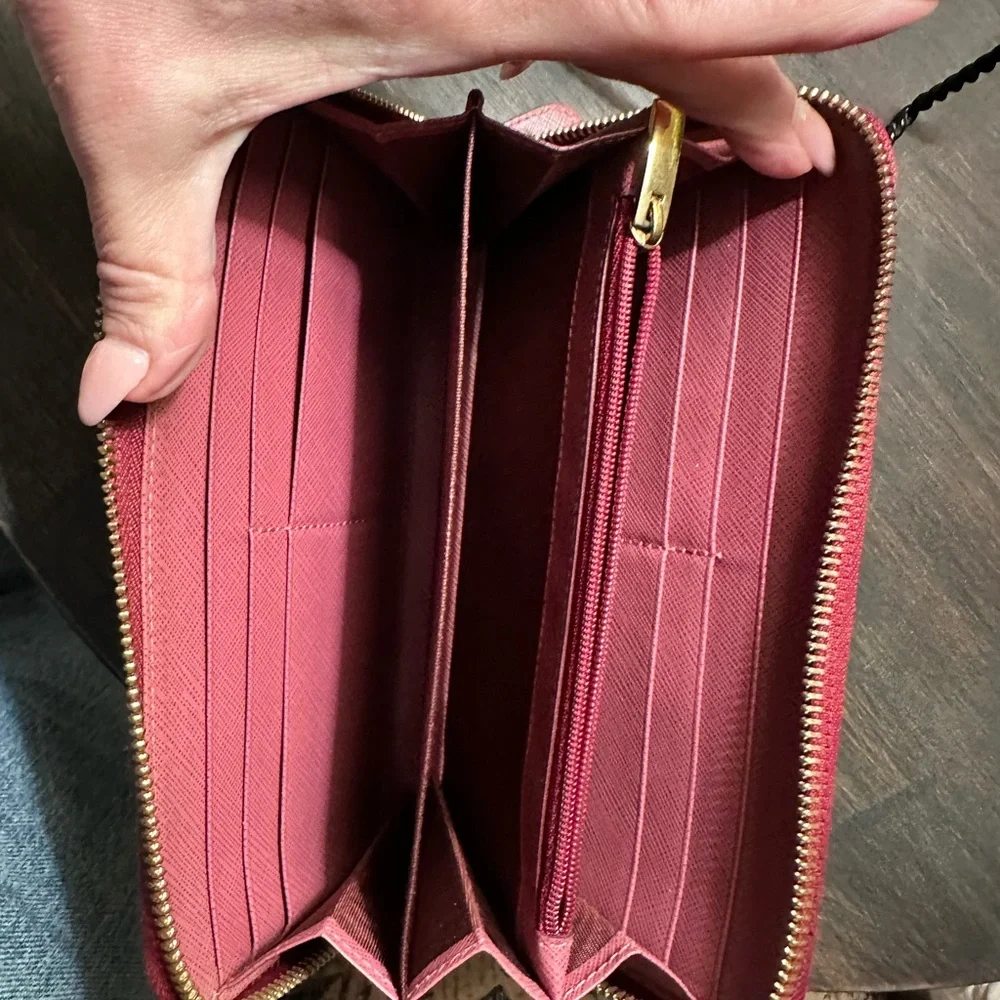 Salvatore Ferragamo Mauve/Pink  with Gold Hardware - Picture 7 of 13